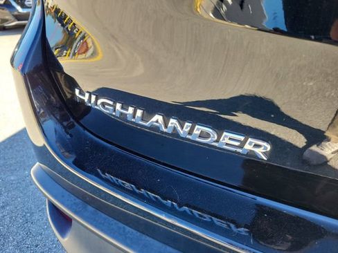 Used 2016 Toyota Highlander XLE image 9