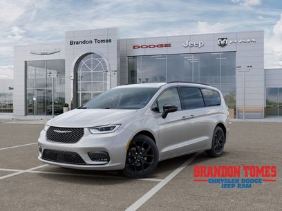 New 2026 Chrysler Pacifica Limited w/ S Appearance Package