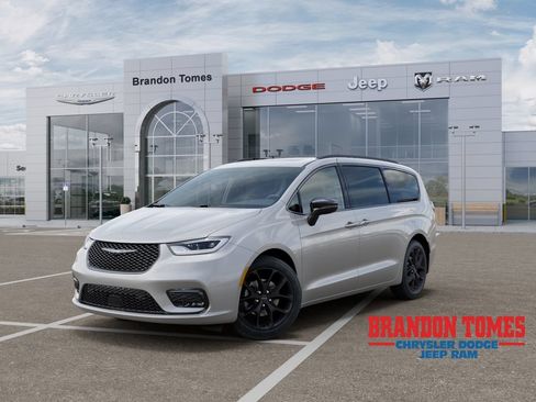 New 2026 Chrysler Pacifica Limited w/ S Appearance Package FWD image 1