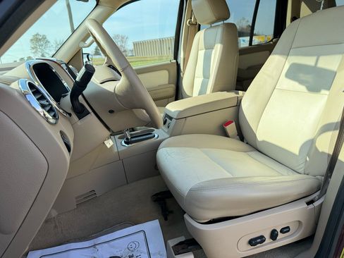 Used 2007 Ford Explorer Eddie Bauer image 17