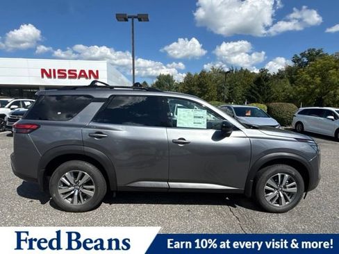 New 2026 Nissan Pathfinder SL AWD/4WD image 10
