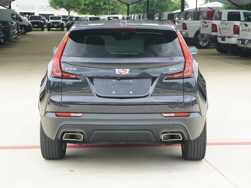 Used 2023 Cadillac XT4 Luxury w/ Cold Weather Package FWD image 4