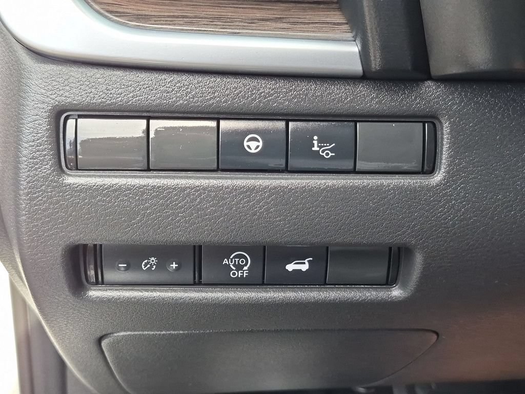 Used 2024 Nissan Rogue Platinum AWD/4WD image 22
