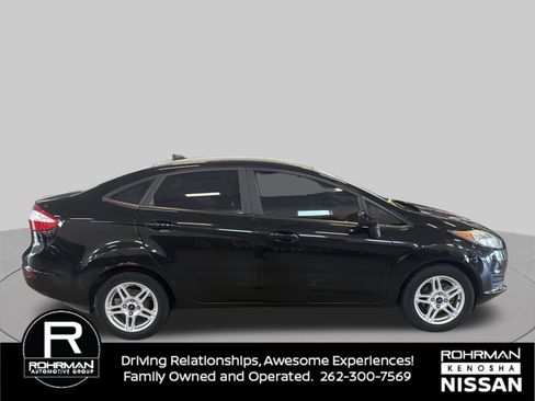 Used 2017 Ford Fiesta SE FWD image 6