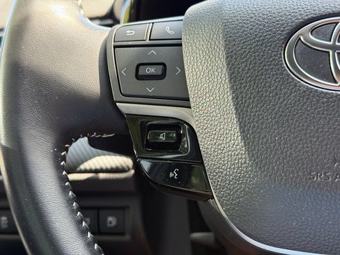 Used 2025 Toyota Camry SE FWD image 16