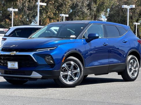 Used 2023 Chevrolet Blazer LT image 9