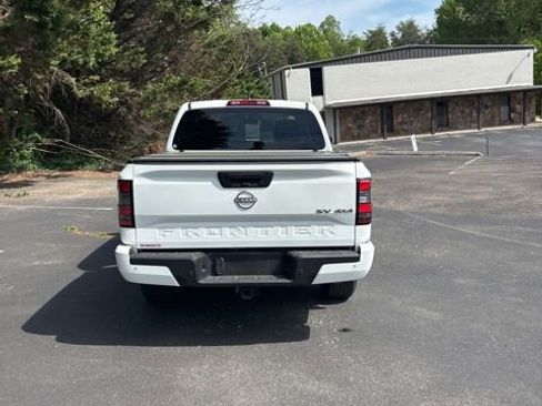 Used 2023 Nissan Frontier SV w/ Technology Package image 8
