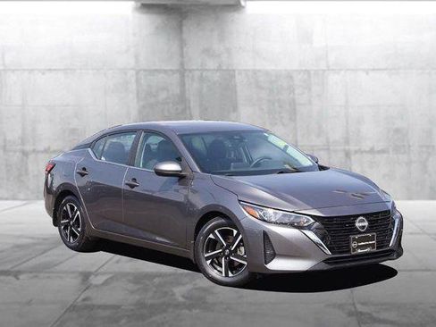 Used 2024 Nissan Sentra SV w/ Trunk Package FWD image 2