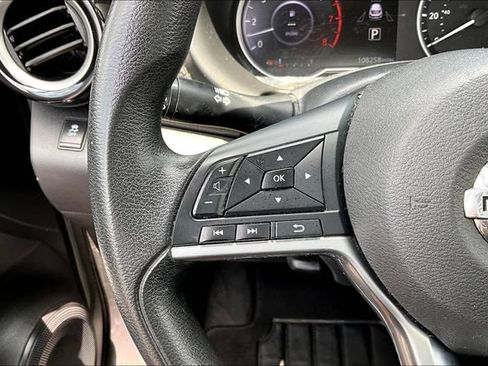 Used 2018 Nissan Kicks SV FWD image 10