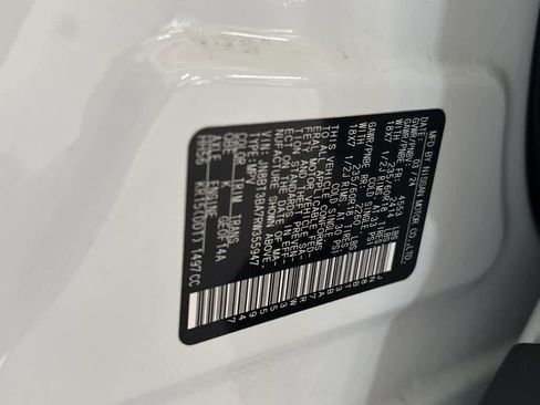 Used 2024 Nissan Rogue SV FWD image 28