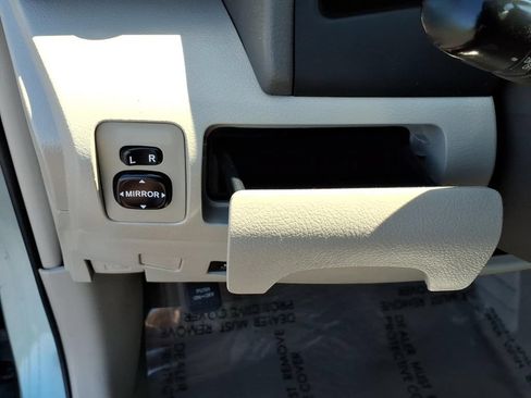 Used 2011 Toyota Camry XLE w/ SE/XLE Extra-Value Pkg FWD image 18