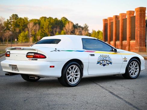 Used 1997 Chevrolet Camaro Z28 image 6