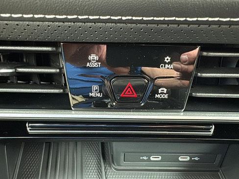 New 2026 Volkswagen Atlas SE FWD image 23