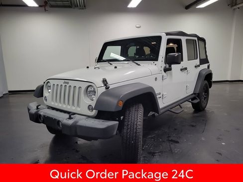 Used 2018 Jeep Wrangler Unlimited Sport w/ Connectivity Group image 4