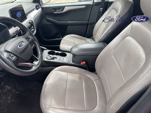 Used 2022 Ford Escape SE w/ SE Sport Appearance Package FWD image 5