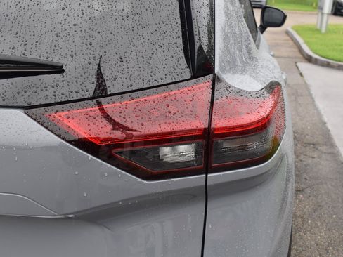 Used 2025 Nissan Rogue SL FWD image 10