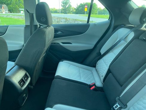 Used 2018 Chevrolet Equinox LS FWD image 13