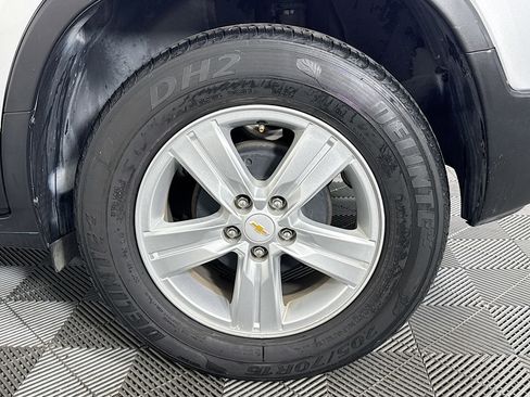 Used 2017 Chevrolet Trax LT w/ LT Convenience Package image 36