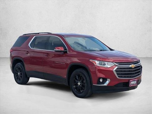 Used 2020 Chevrolet Traverse LT FWD image 3