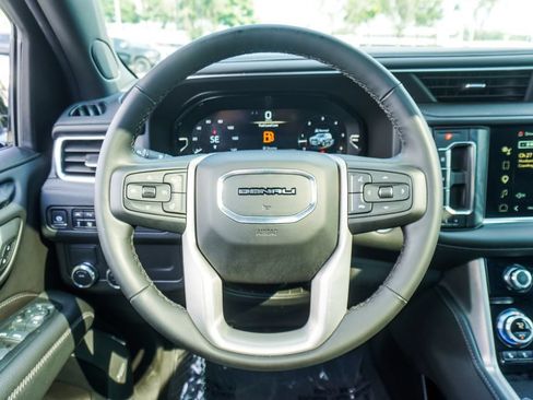 Used 2024 GMC Yukon XL Denali RWD image 13