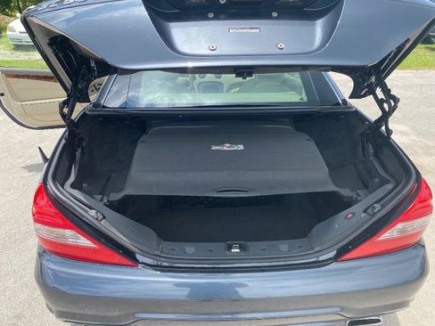 Used 2009 Mercedes-Benz SL 550 w/ Premium I Pkg image 20