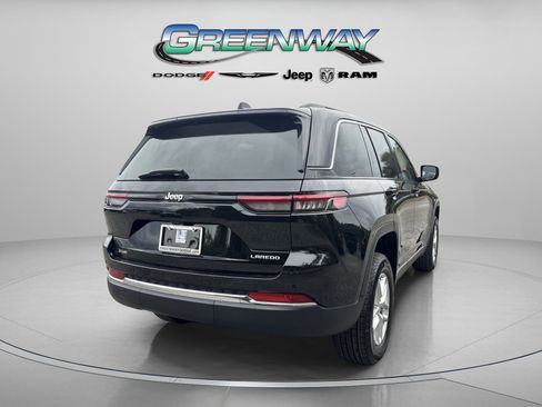 New 2025 Jeep Grand Cherokee Laredo image 4