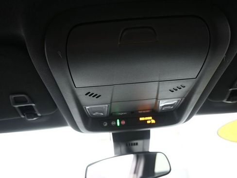 Used 2022 Chevrolet Equinox RS w/ LPO, Floor Liner Package image 11