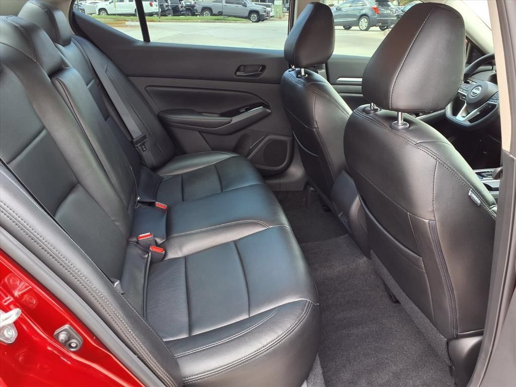 Used 2023 Nissan Altima 2.5 SV AWD/4WD image 12
