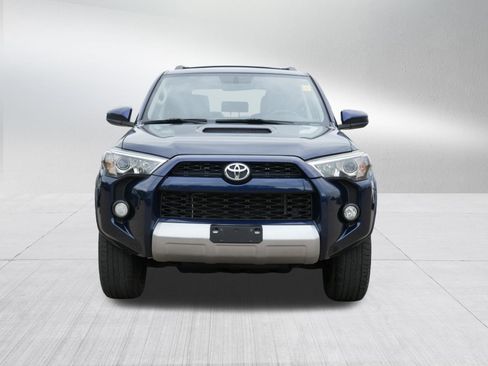 Used 2015 Toyota 4Runner Trail AWD/4WD image 2
