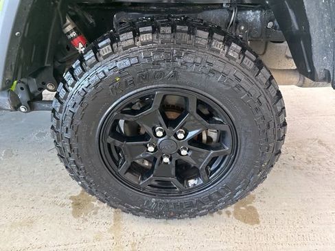 Used 2021 Jeep Gladiator Willys image 7