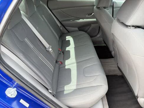 Certified 2023 Hyundai Elantra SEL image 17