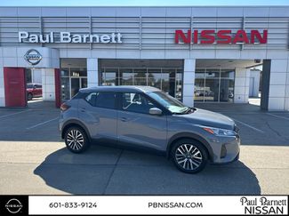 Used 2021 Nissan Kicks SV video 3