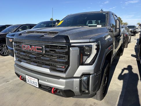 Used 2024 GMC Sierra 2500 AT4 w/ AT4 Premium Plus Package AWD/4WD image 2
