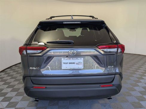Used 2025 Toyota RAV4 XLE image 7