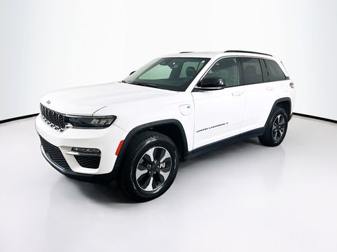 Used 2024 Jeep Grand Cherokee Limited 4xe AWD/4WD image 3