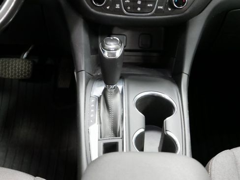 Used 2018 Chevrolet Equinox LT image 19