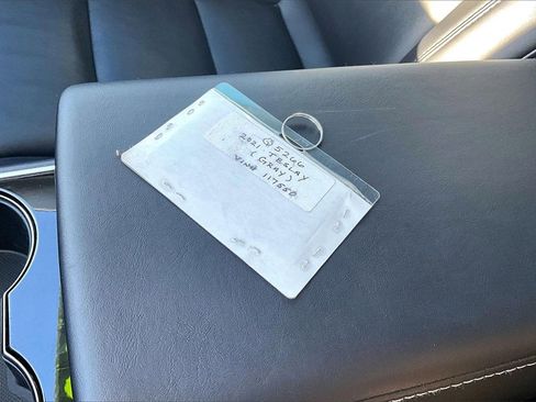 Used 2021 Tesla Model Y Long Range image 11