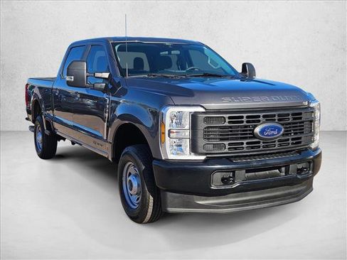 Certified 2025 Ford F250 XL AWD/4WD image 3