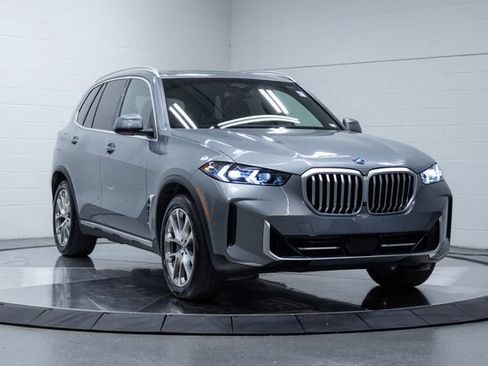 Used 2024 BMW X5 xDrive50e w/ Premium Package AWD/4WD image 4
