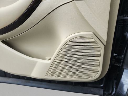 Used 2015 Ford Taurus Limited image 26