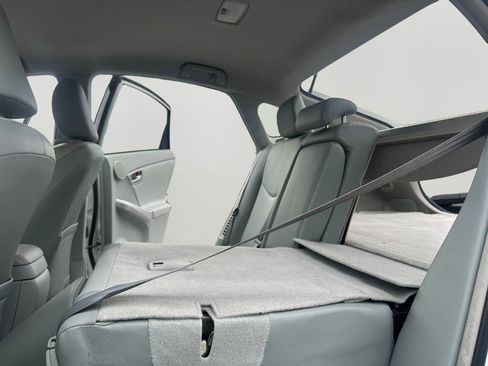 Used 2015 Toyota Prius Two image 25