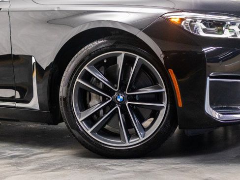 Used 2020 BMW 750i xDrive AWD/4WD image 3