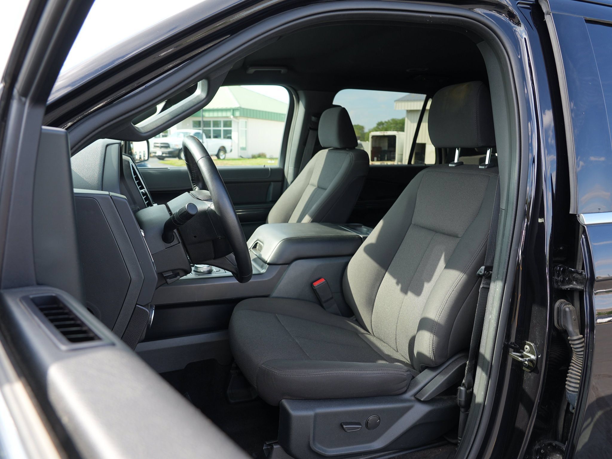 Used 2021 Ford Expedition XL AWD/4WD image 12