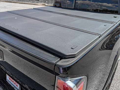 Used 2022 Toyota Tacoma Limited image 8