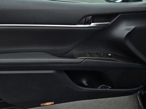 Used 2021 Toyota Camry XSE image 9