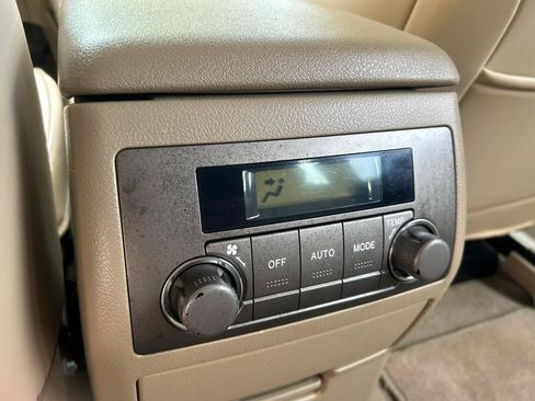 Used 2010 Toyota Highlander Limited AWD/4WD image 13