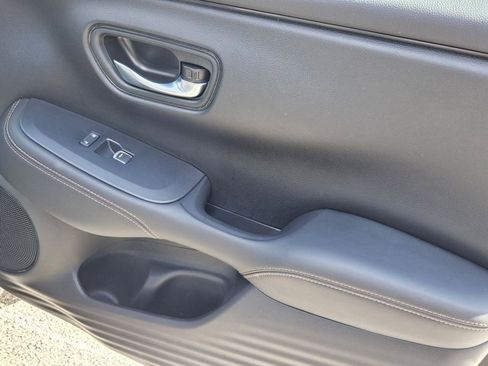 Used 2025 Honda HR-V Sport image 29