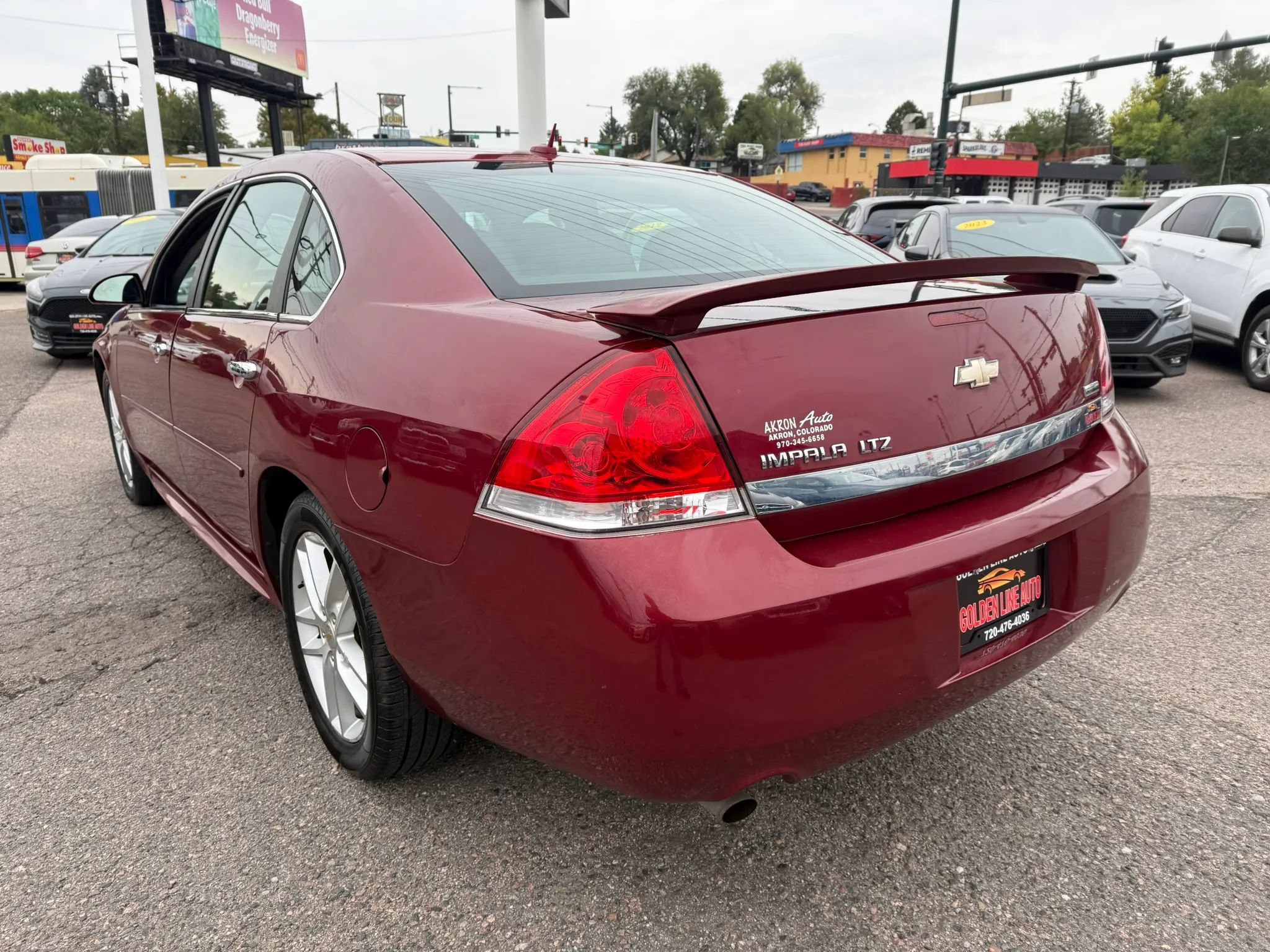 Used 2011 Chevrolet Impala LTZ FWD image 6