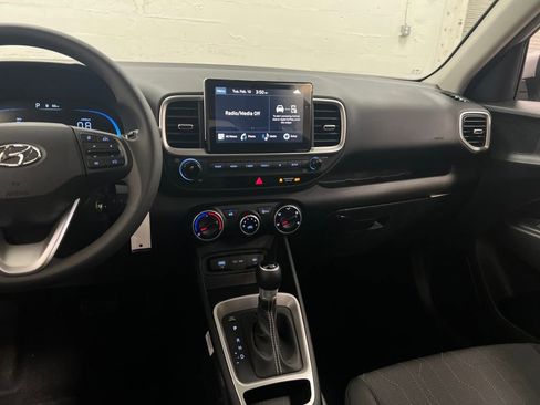New 2026 Hyundai Venue SE image 17
