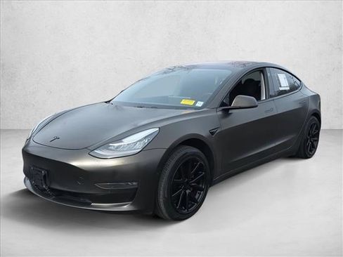 Used 2018 Tesla Model 3 Long Range image 1